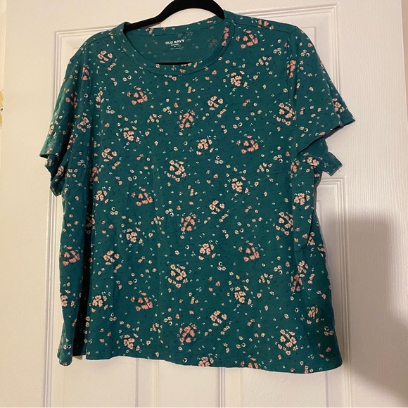 Old Navy Tops - Floral Old Navy Tee